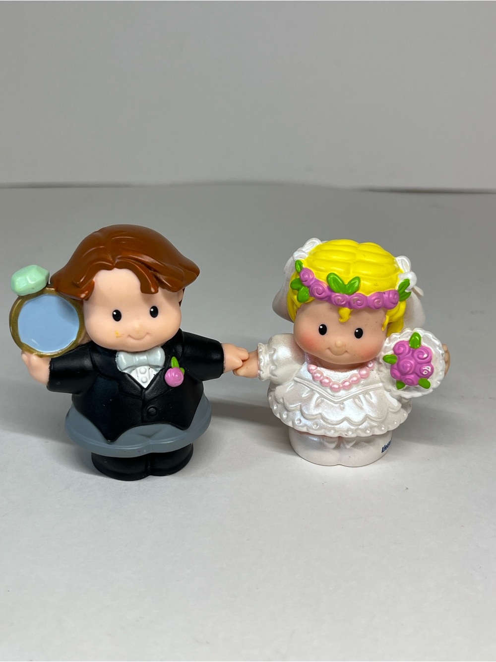 2007 Fisher Price Little People Wedding Day Groom & Bride Figure Set Ring Toys